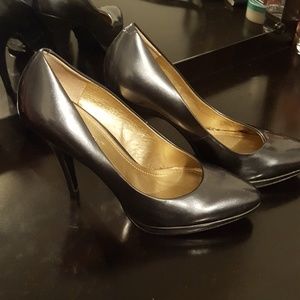 Stunning all day wear rip and run pumps....